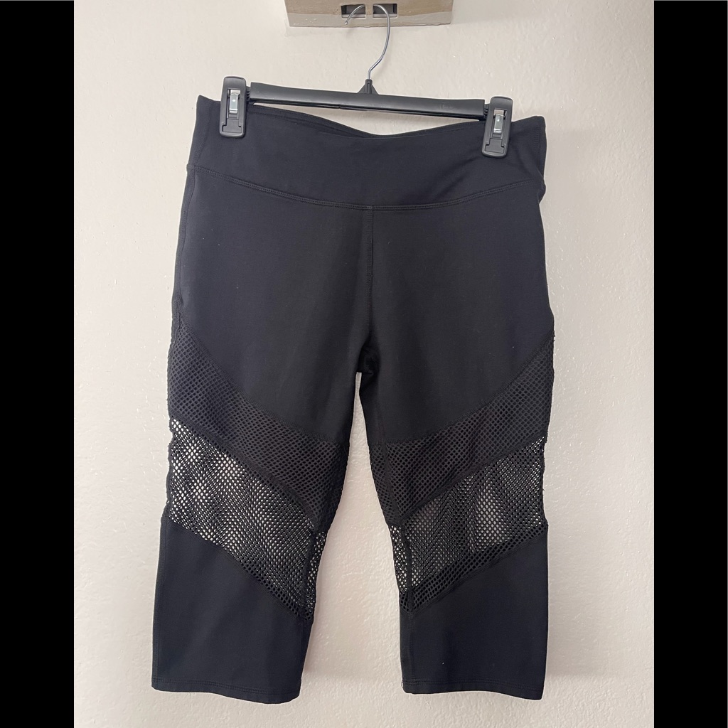 Fabletics Short Capri